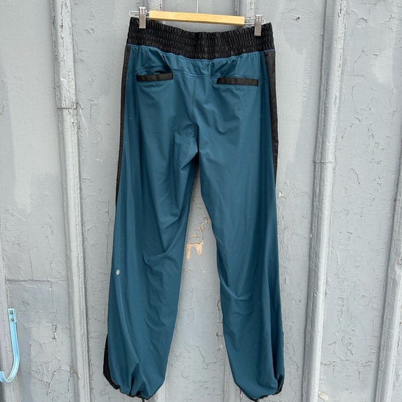 Lululemon Run: Right Round Pant, size 6 - Picture 7 of 14